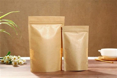 茶色のクラフト紙の包装